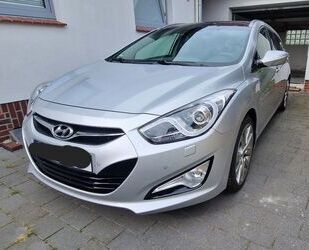 Hyundai Hyundai i40 cw 2.0 GDI Premium Automatik Premium Gebrauchtwagen