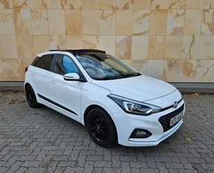 Hyundai Hyundai i20 Style *PANORAMA*NAVI*KAMERA*SHZ*8-FACH Gebrauchtwagen