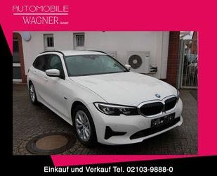 BMW BMW 330e Touring Advantage Aut. LED*LEDER*NAV/854 Gebrauchtwagen