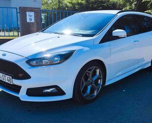 Ford Ford Focus 2,0 EB ST Leder-Sport-Paket/neuer KD Gebrauchtwagen