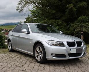 BMW BMW 320i (E90) Automatik Gebrauchtwagen