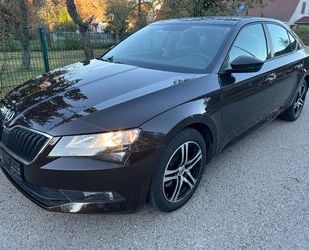 Skoda Skoda Superb Lim. Active, 1. Hand, SCHIEBEDACH, 1A Gebrauchtwagen