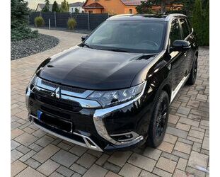 Mitsubishi Mitsubishi Outlander 2.4 PLUG-IN HYBRID 4WD Plus S Gebrauchtwagen