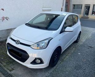 Hyundai Hyundai i10 1.0 YES! Silver YES! Silver Gebrauchtwagen