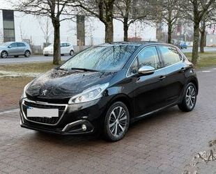 Peugeot Peugeot 208 Allure 1,2 Panorama Navigation Gebrauchtwagen