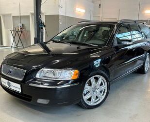 Volvo Volvo V70 2.4 D5 AWD Summum/Xenon/Schiebed./Scheck Gebrauchtwagen