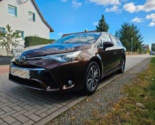 Toyota Toyota Avensis 2,0-l-D-4D Business Ed. Touring Spo Gebrauchtwagen