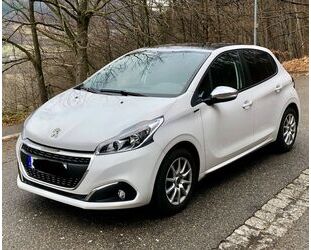 Peugeot Peugeot 208 PureTech 110 EAT 6 Signature Signature Gebrauchtwagen