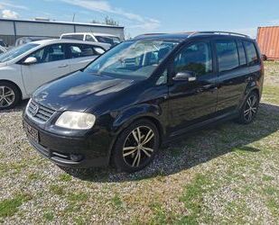 VW Volkswagen Touran Highline, Navi,Xenon Gebrauchtwagen