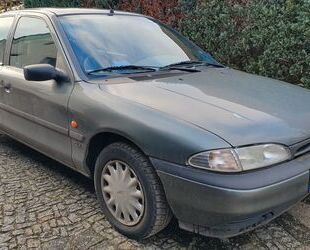 Ford Ford Mondeo 1.8 16V GLX GLX Gebrauchtwagen