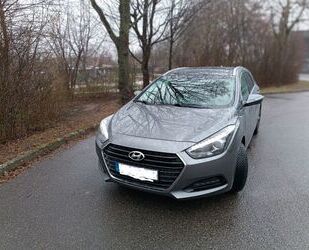 Hyundai Hyundai i40 1.7 CRDi blue Trend 1. Hand, PD, Navi, Gebrauchtwagen