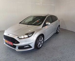 Ford Ford Focus ST 2.0 EcoBoost NAVI+SHZ Gebrauchtwagen