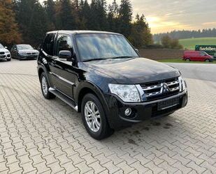 Mitsubishi Mitsubishi Pajero 3.2 DI-D Intense 98TKM Teilleder Gebrauchtwagen