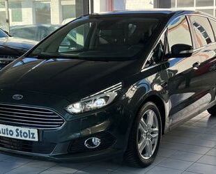 Ford Ford S-MAX TITANIUM XENON LEDER PANORAMA NAVI 7SIT Gebrauchtwagen