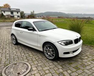 BMW BMW 118d - Navi Tempomat PDC Sitzhzg Regensensor Gebrauchtwagen