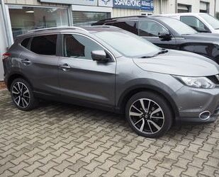 Nissan Nissan Qashqai 1.6 DIG-T Tekna AHK Panorama Leder Gebrauchtwagen