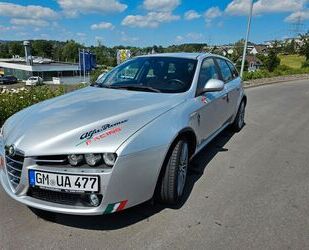 Alfa Romeo Alfa Romeo Alfa 159 2.4 JTDM 20V Q-Tronic Turismo Gebrauchtwagen