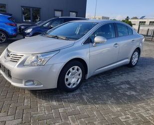 Toyota Toyota Avensis Sol OPA AUTO,2 HAND,AHK,KLIMA,PDC Gebrauchtwagen