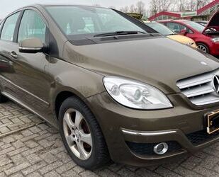 Mercedes-Benz Mercedes-Benz B 180 CDI*PANO*AHK*TEMPOMAT*T-LEDER Gebrauchtwagen