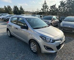 Hyundai Hyundai i20 1.4 Style Automatik * TÜV NEU ** 20TKM Gebrauchtwagen