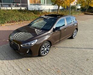 Hyundai Hyundai i30 1.6/Panorama/Kamera/Großes Navi Gebrauchtwagen