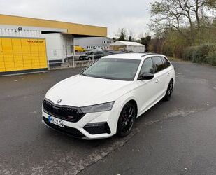 Skoda Skoda Octavia 2.0 TDI DSG RS PLUS COMBI Gebrauchtwagen