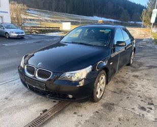 BMW BMW 530 Baureihe 5 Lim. 530d xDrive M-Paket/Navi/ Gebrauchtwagen