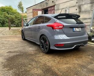 Ford Ford Focus 2,0 EcoBoost ST Leder-Sport-Paket ST Gebrauchtwagen