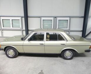 Mercedes-Benz Mercedes-Benz 240 D Gebrauchtwagen