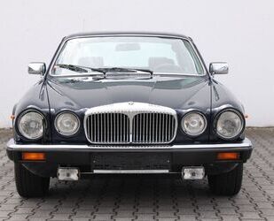 Jaguar Jaguar Daimler Double Six Serie 3 mit 2 Jahren Gar Gebrauchtwagen