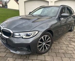 BMW BMW 320i Touring Advantage Laser AHK StdHz HuD KoZ Gebrauchtwagen