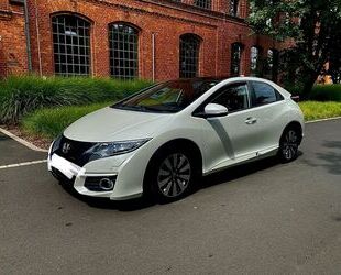 Honda Honda Civic 1.8 i-VTEC Executive VOLL Navi Leder P Gebrauchtwagen