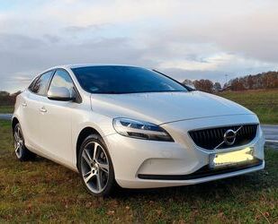 Volvo Volvo V40 D2 Momentum , Navi, Klima, SHZ Gebrauchtwagen