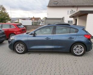 Ford Ford Focus 1,0 Titanium NAVI PANORAMA SPURH TOTW A Gebrauchtwagen