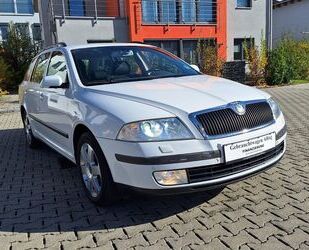 Skoda Skoda Octavia Combi Elegance 2.0 TDI AHK Xenon Nav Gebrauchtwagen