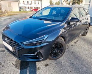 Hyundai Hyundai +i30 cw+Edition30+NAVI+SHZ+PDC+CAM Gebrauchtwagen