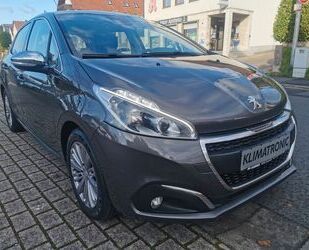 Peugeot Peugeot 208 Allure /Panoramadach/Kamera/Navi/5 Tür Gebrauchtwagen