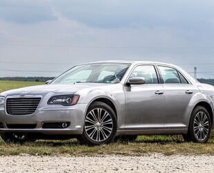 Chrysler Chrysler 300S 81500 km AWD 3.6 Gebrauchtwagen