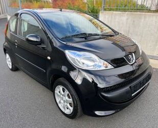 Peugeot Peugeot 107 Filou *AHK*8-fach bereift*TÜV neu* Gebrauchtwagen