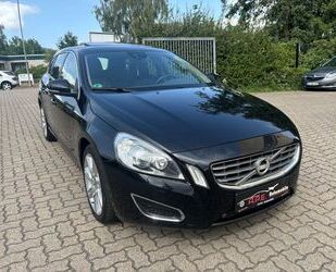 Volvo Volvo V60 Kombi Summum T5 2.0 T Leder Xenon Navi Gebrauchtwagen