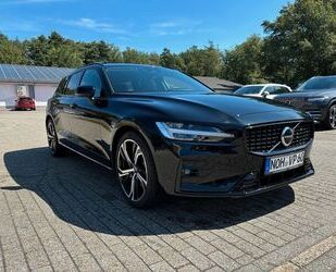 Volvo Volvo V60 B4 Kombi Plus Dark Gebrauchtwagen