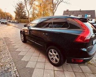 Volvo Volvo XC60 D5 AWD aut.BiTurbo Summum/PanDach/Stand Gebrauchtwagen