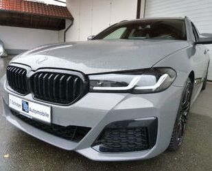 BMW BMW 530d xDrive M-SPORTPAKET*HUD*PANO*KOMFORTSITZE Gebrauchtwagen