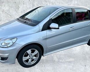 Mercedes-Benz Mercedes-Benz B 200 - AHK, SHZ, 8-fach bereift mit Gebrauchtwagen