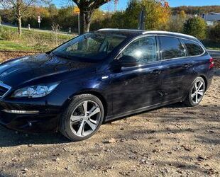 Peugeot Peugeot 308 SW Style BlueHDi 120 AHK RFK SH Panoda Gebrauchtwagen