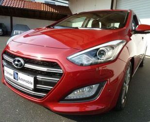 Hyundai Hyundai i30cw 1.6CRDI **PREMIUM*XENON*NAVI** Gebrauchtwagen