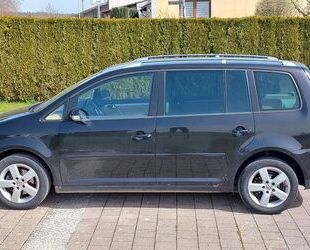 VW Volkswagen Touran 2.0 FSI Highline AHK/Leder/Stand Gebrauchtwagen