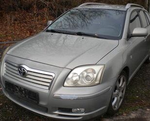 Toyota Toyota Avensis Executive 2.0- LEDER*Allwetter Reif Gebrauchtwagen