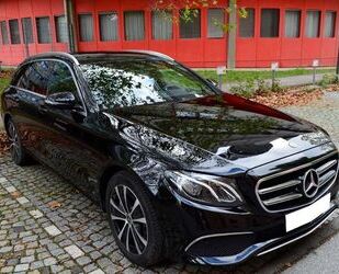 Mercedes-Benz Mercedes-Benz E300*T-M*Spiegel-P.*Bus. Paket*AHK*1 Gebrauchtwagen