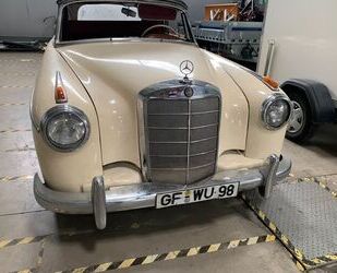 Mercedes-Benz Mercedes-Benz 220 S Ponton Carbrio Restaurationso Gebrauchtwagen